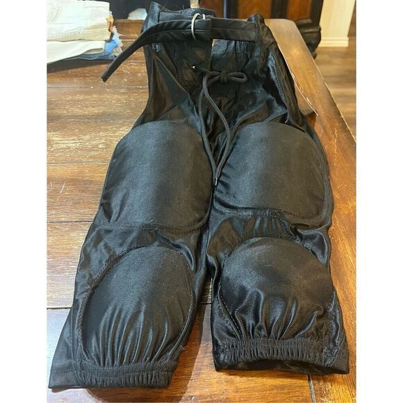 "Cramer 7-Pad Football Pants, High-Impact Hip, Tailbone, Thigh & Knee Pads - Picture 2 of 6